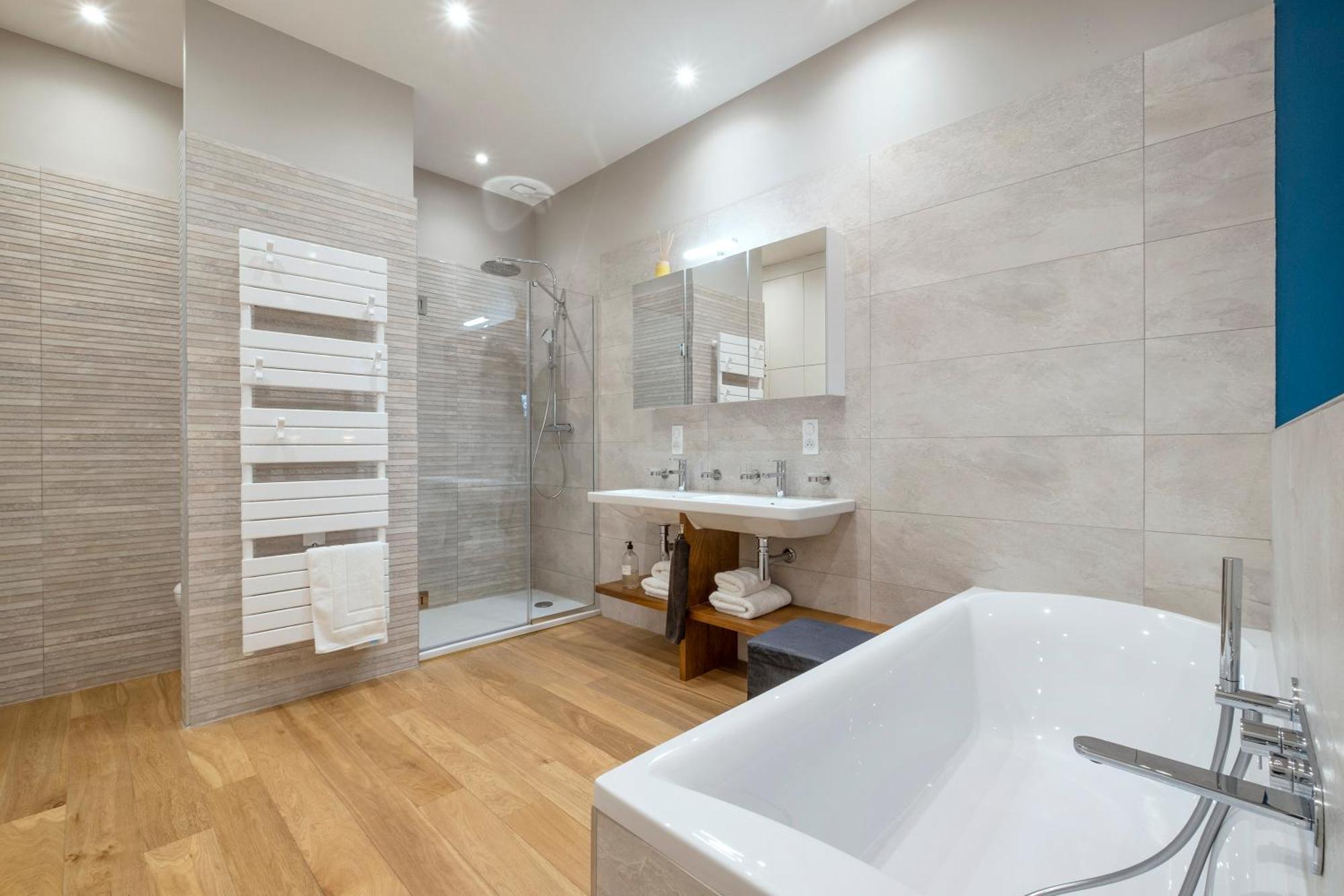Escale Rochelaise B&B, Spa Bain Nordique Et Sauna Tonneau La Rochelle  Ngoại thất bức ảnh